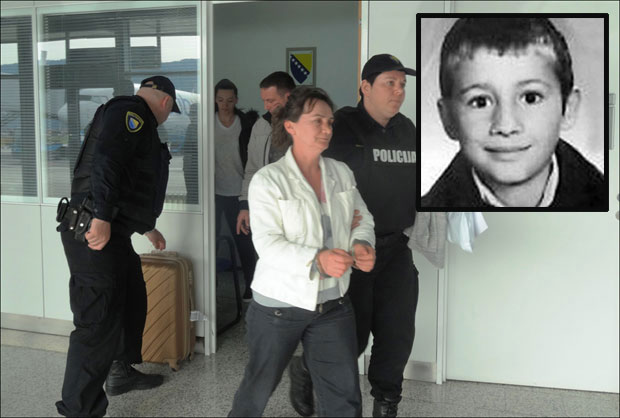 Елфета ножем пресекла врат дечаку, Орић мирно гледао како га коље!